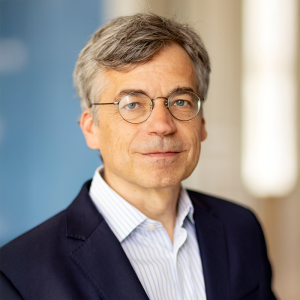 Dr. Hubertus von Poser